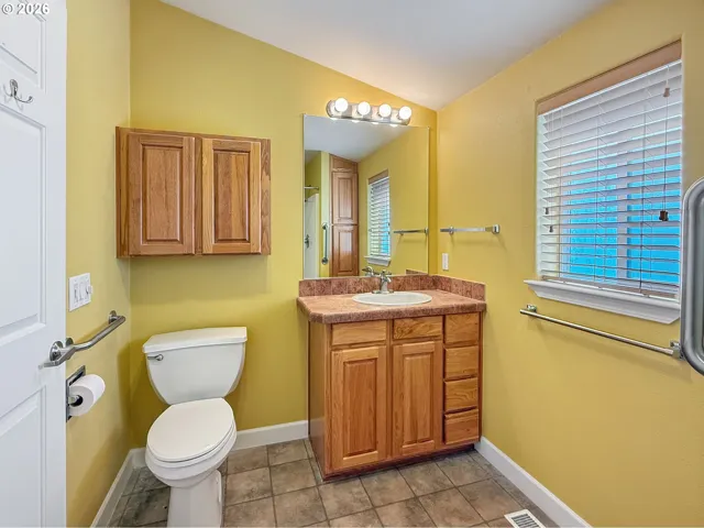 Bathroom, Attached