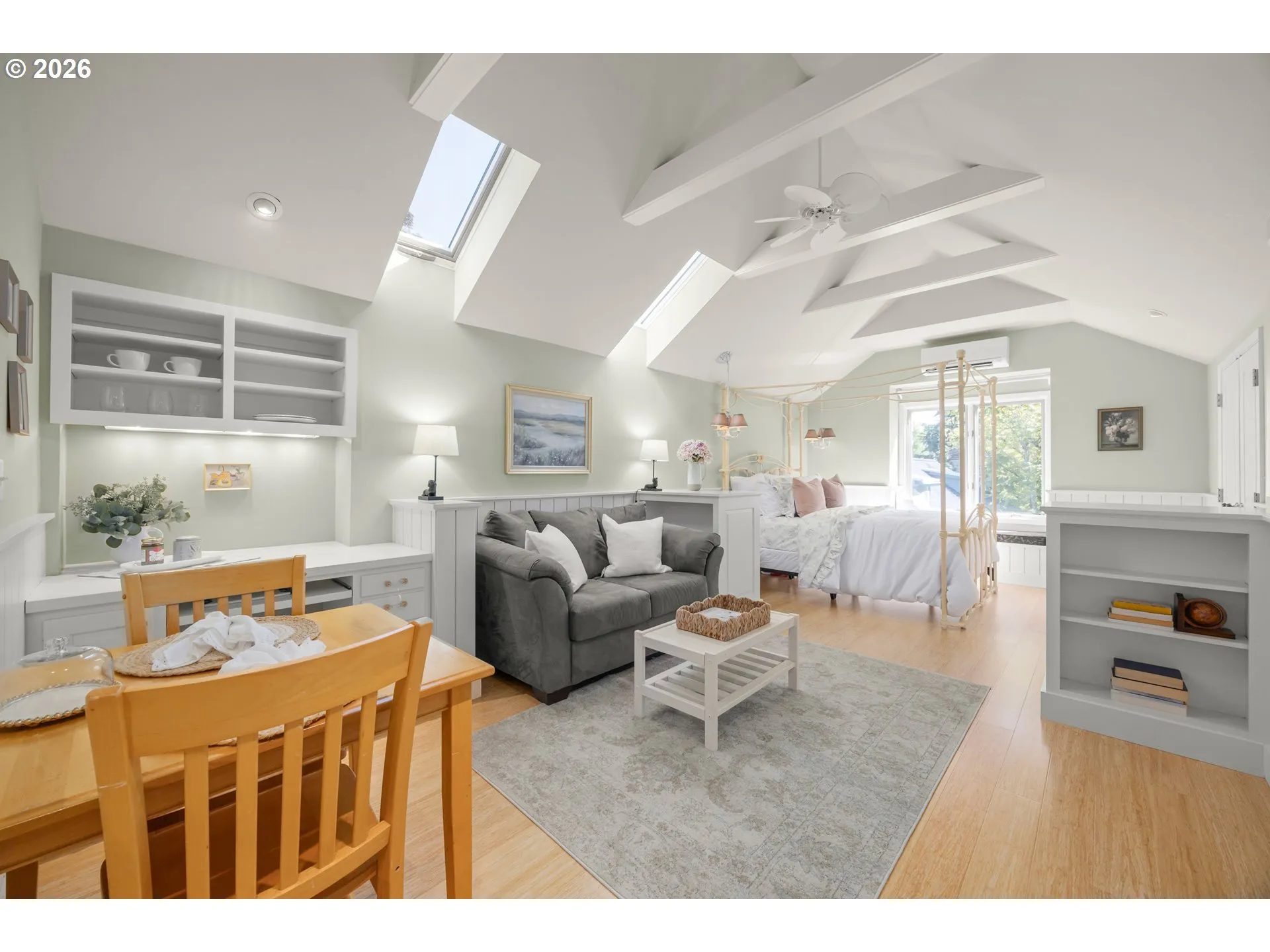 Bedroom, Primary-Upper