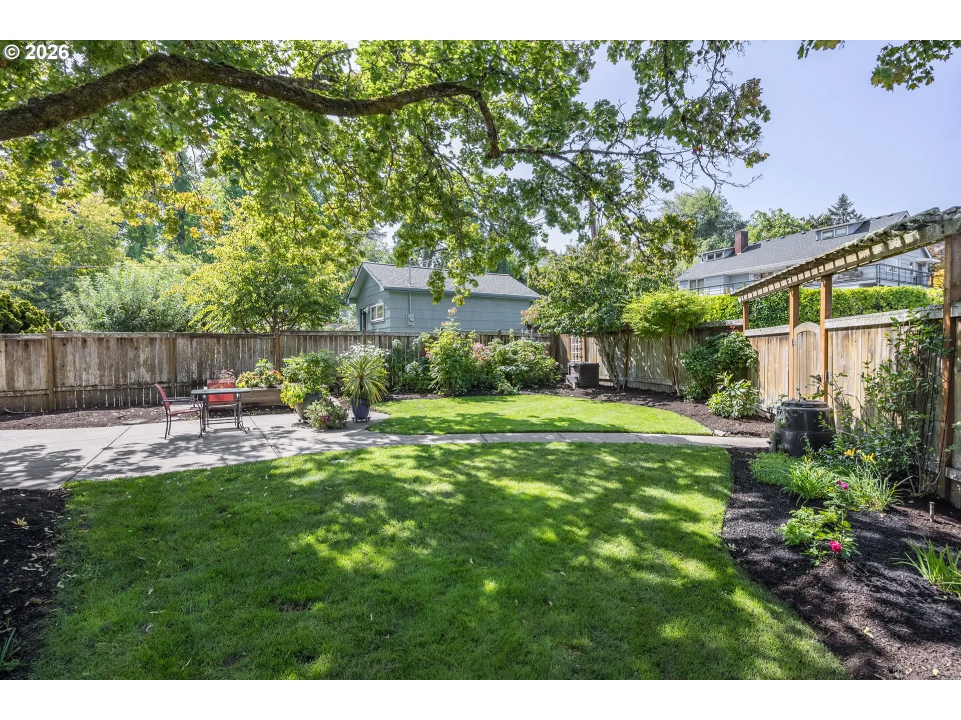 Yard-Back