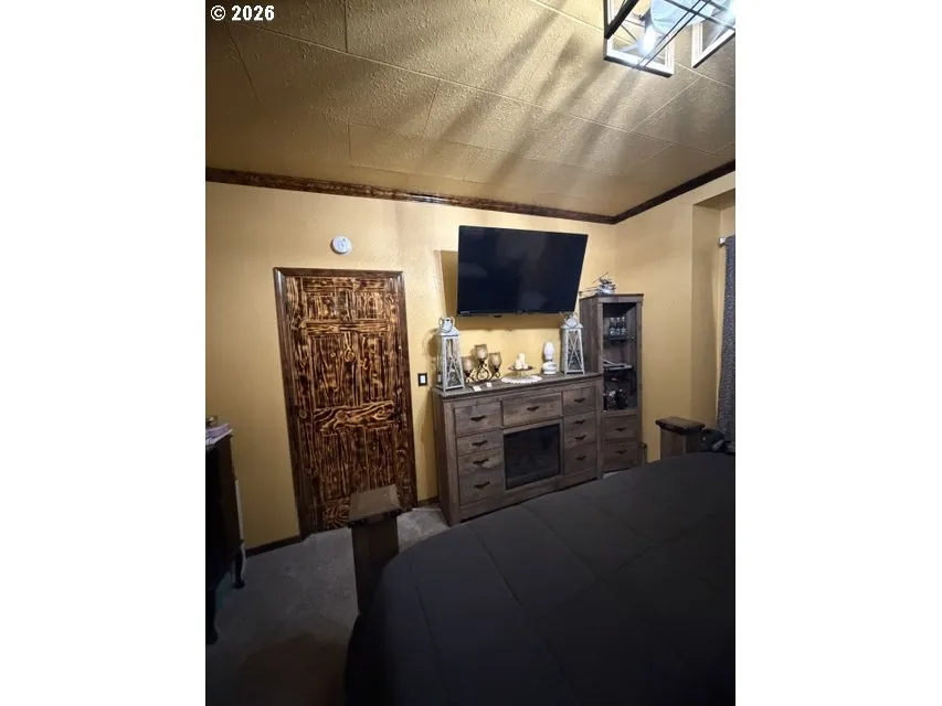 Bedroom, Primary