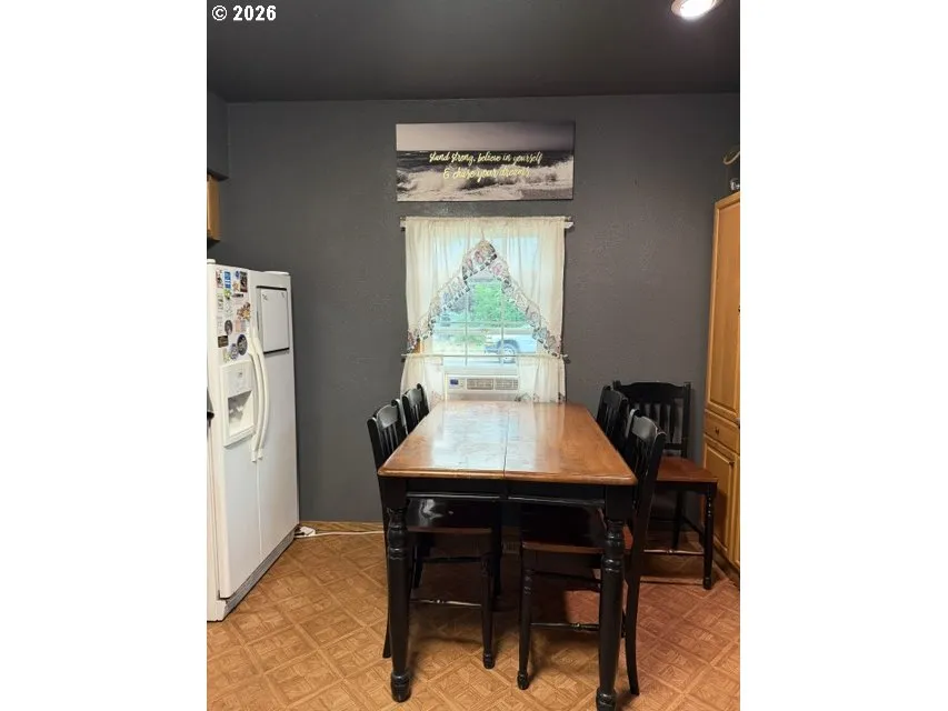 Kitchen-Eating Area
