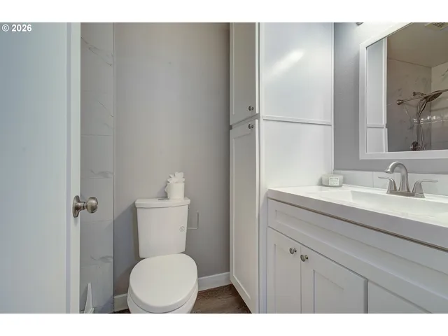 Bathroom, Attached-Main