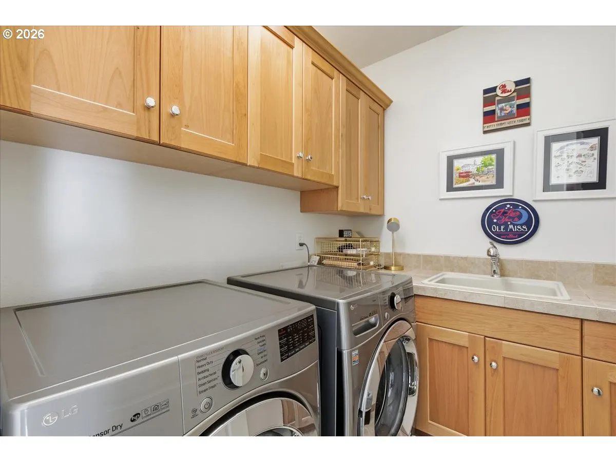 Laundry-Upper