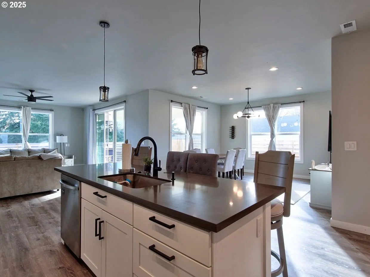 Kitchen-Island