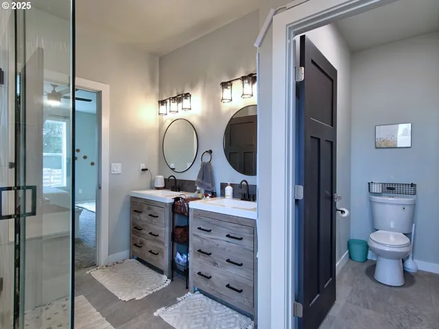 Bathroom, Attached
