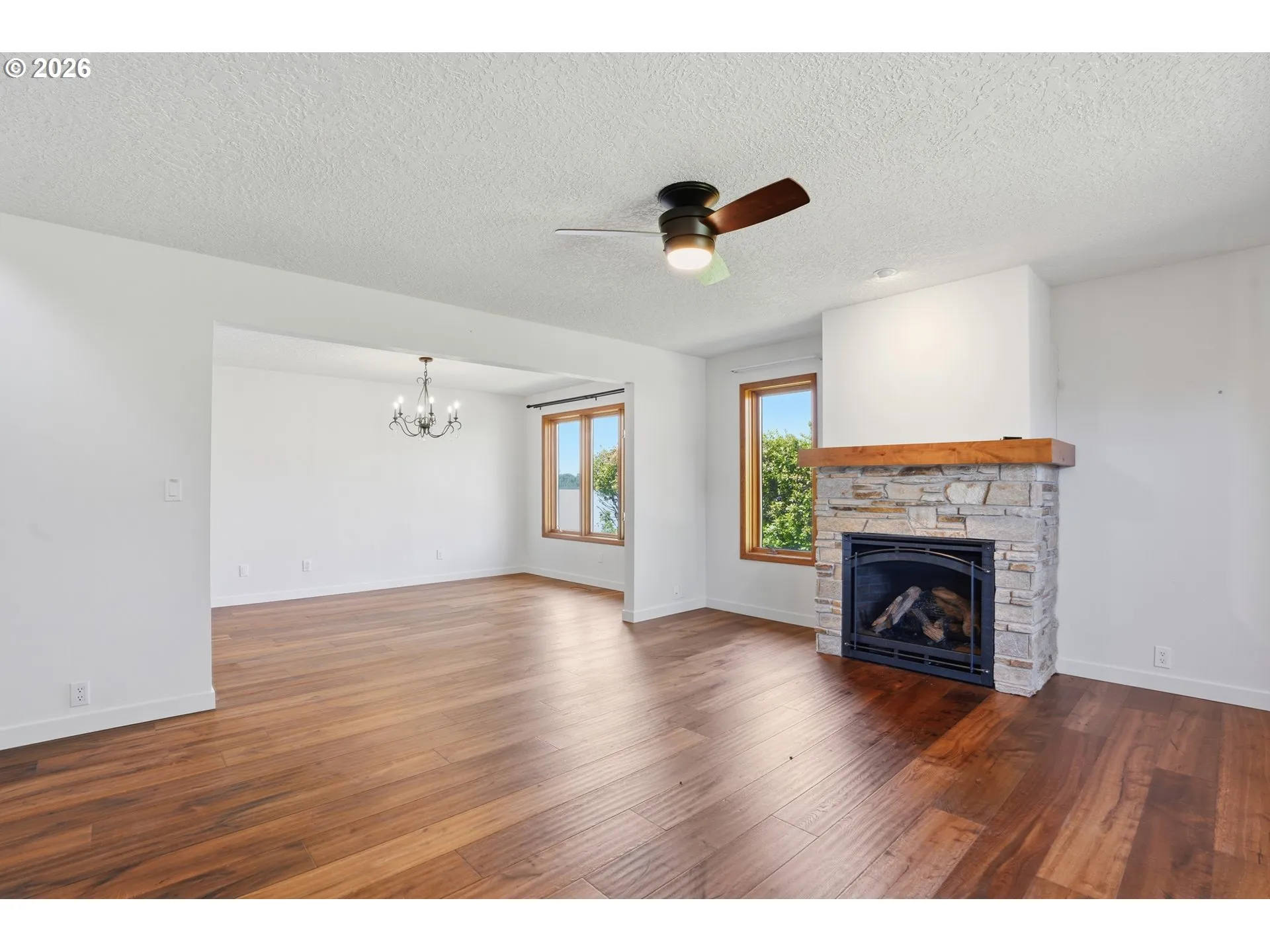 Living Room/Dining Room-Ceiling Fan