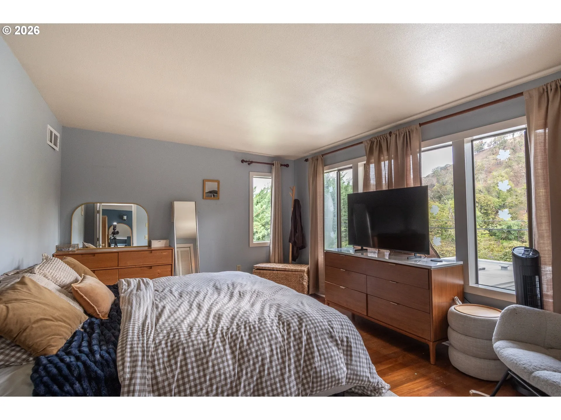 Bedroom, Primary-Upper