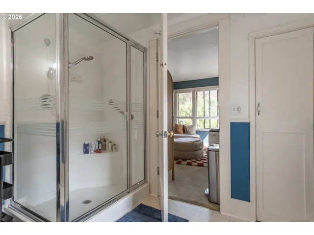 Bathroom-Walk in Shower