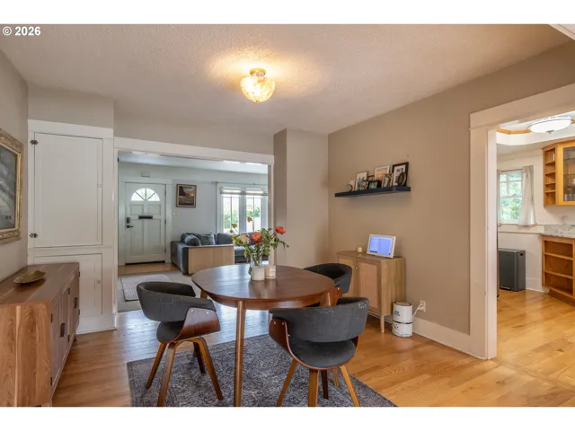 Dining Room-Built-In Cabinets