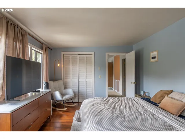 Bedroom, Primary-Upper