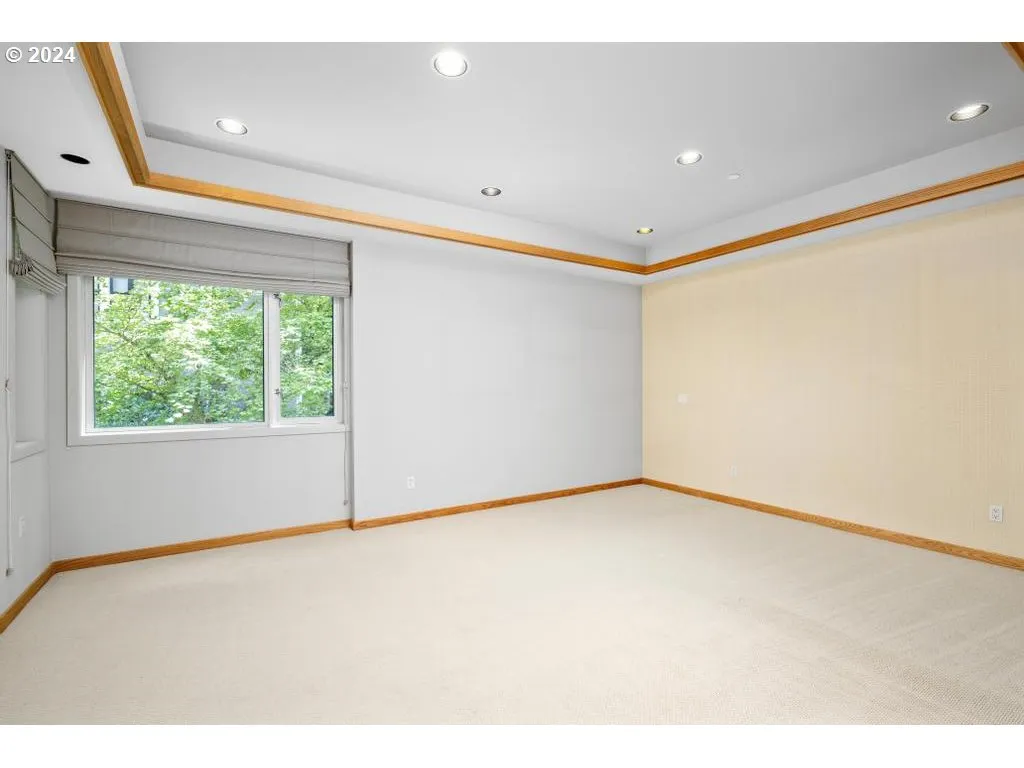 Bedroom, Primary