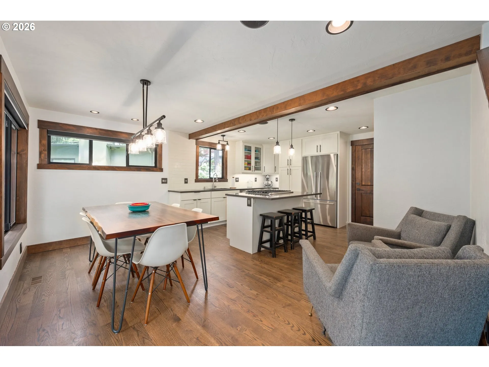 Kitchen/Dining Room-Island