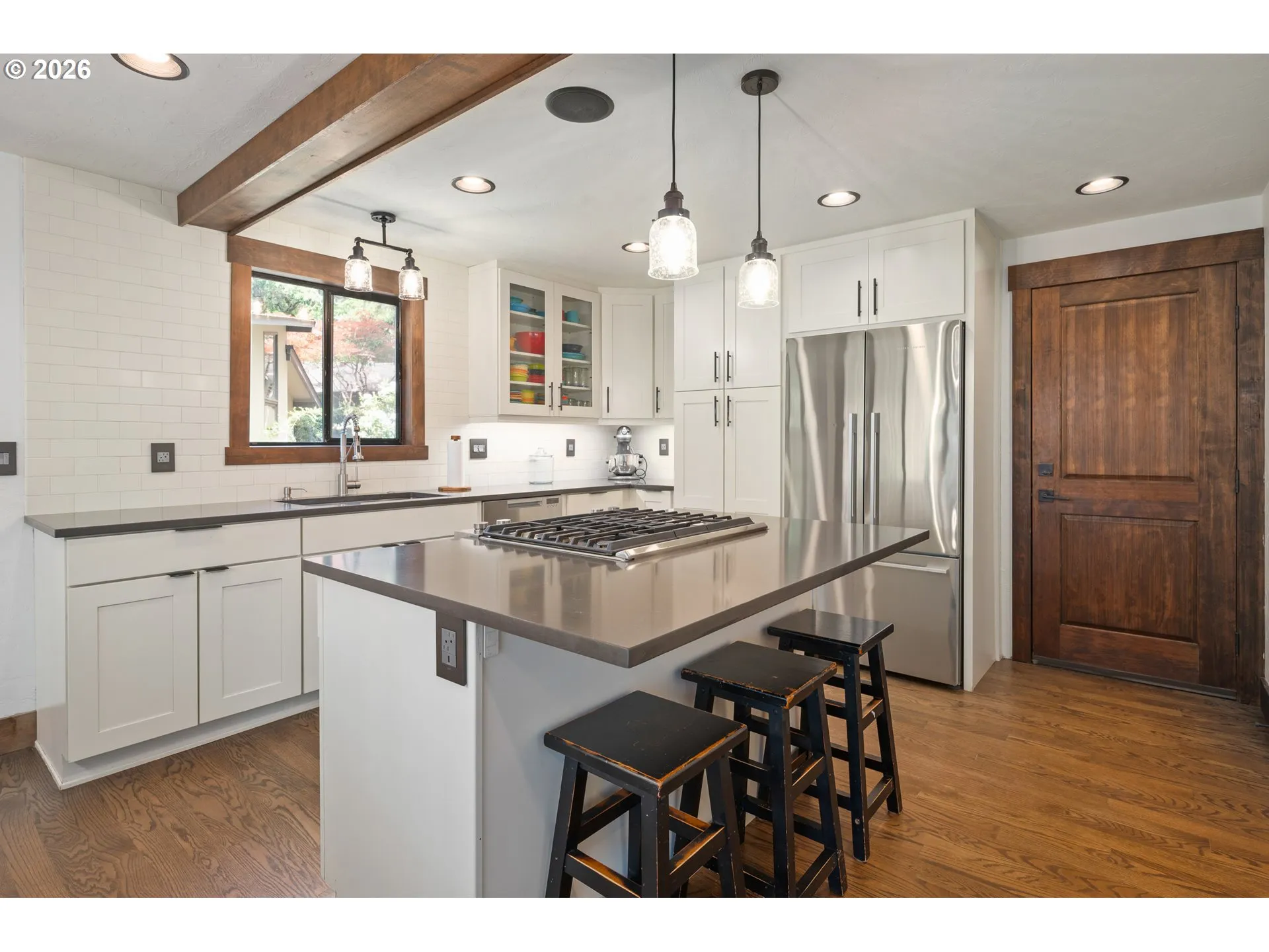 Kitchen-Breakfast Bar