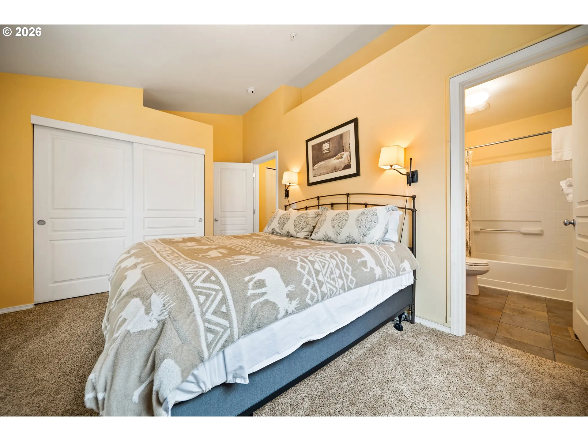 Bedroom, Primary