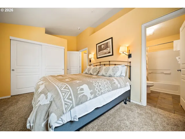 Bedroom, Primary