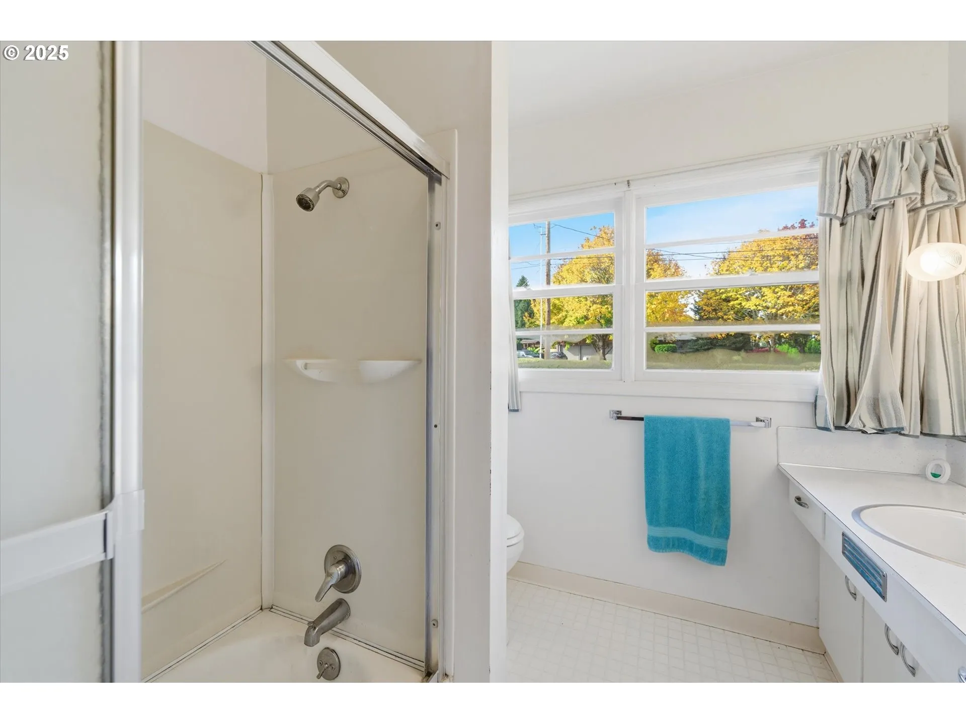 Bathroom-Hall