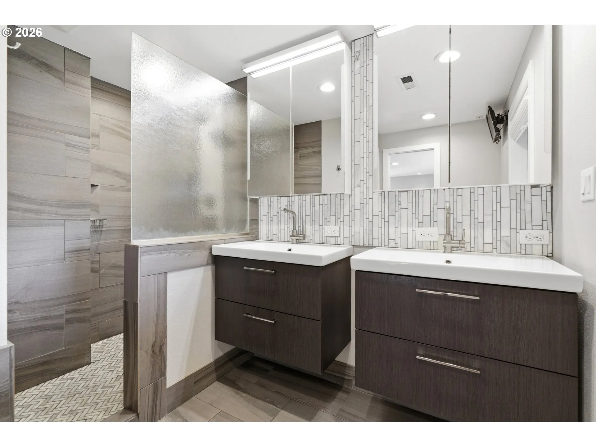 Bathroom, Attached