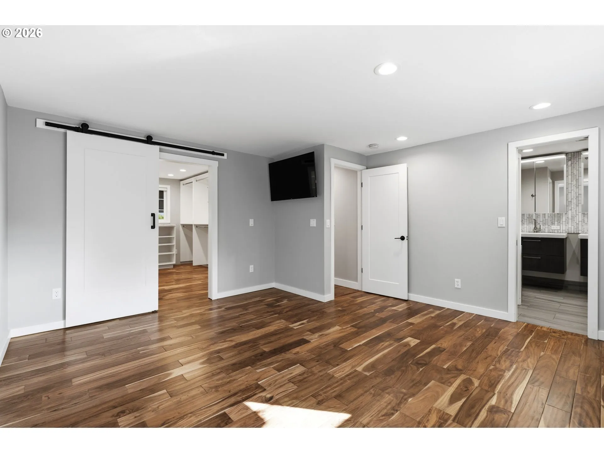 Bedroom, Primary