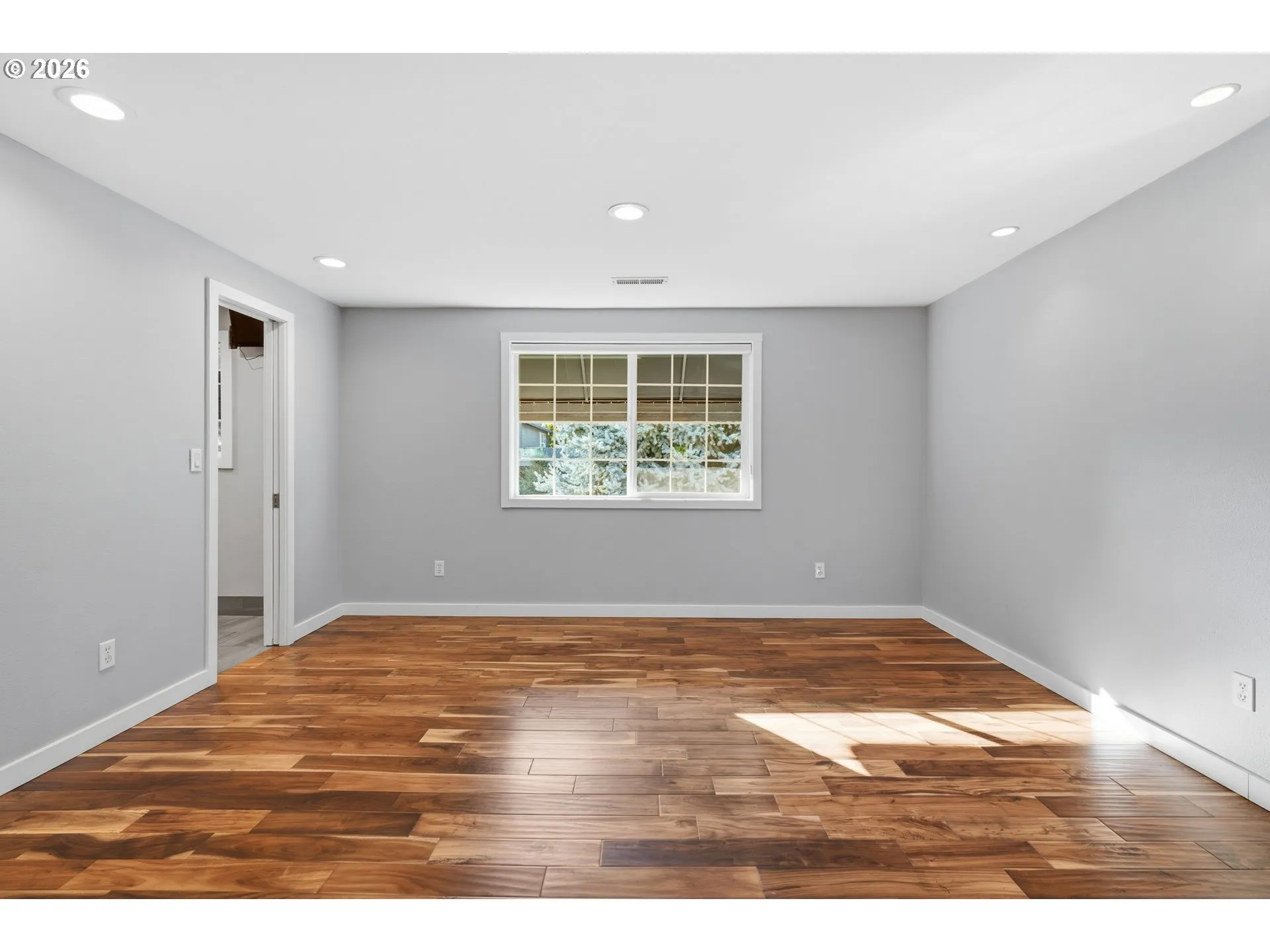 Bedroom, Primary