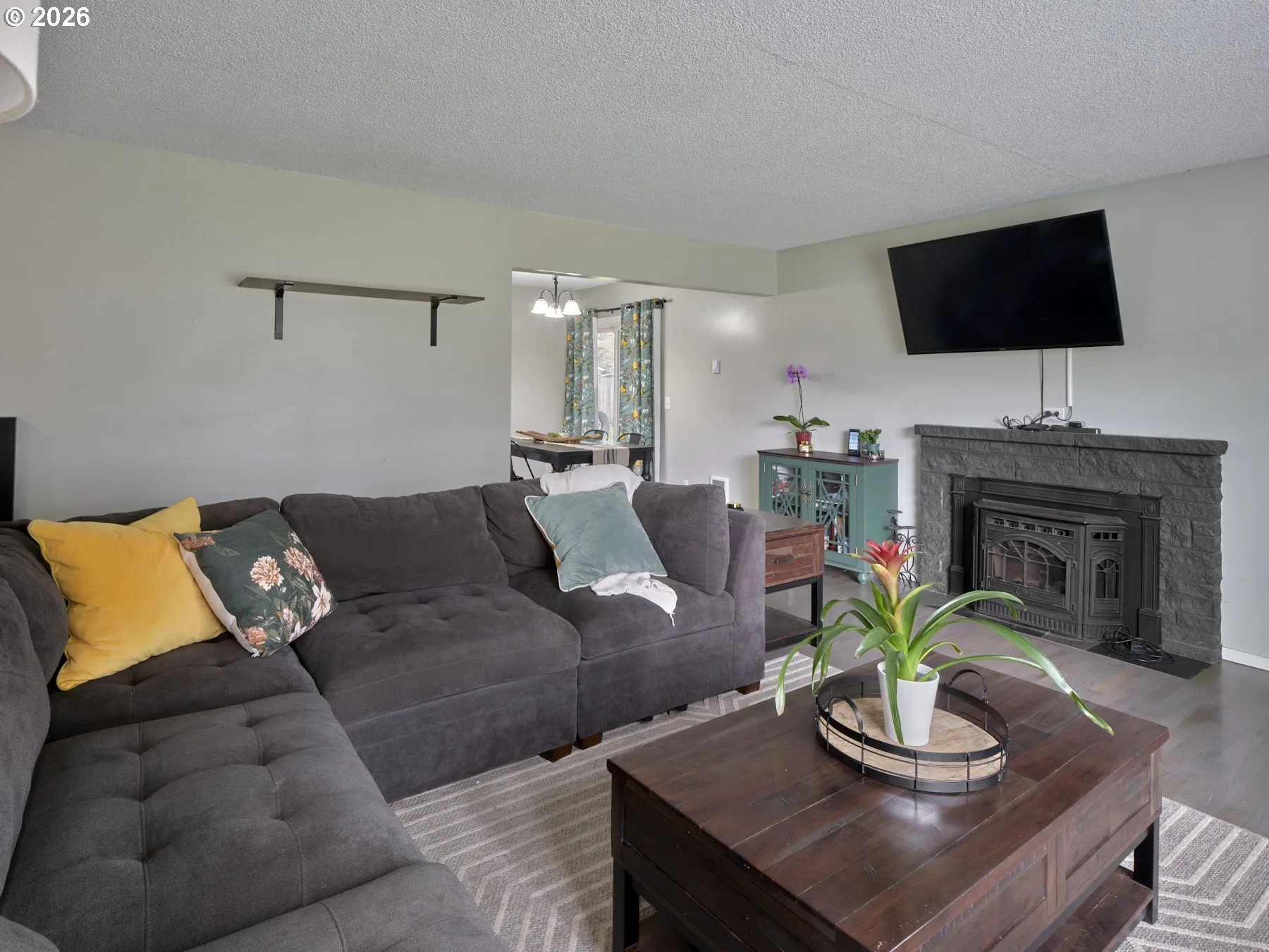 Living Room-Fireplace