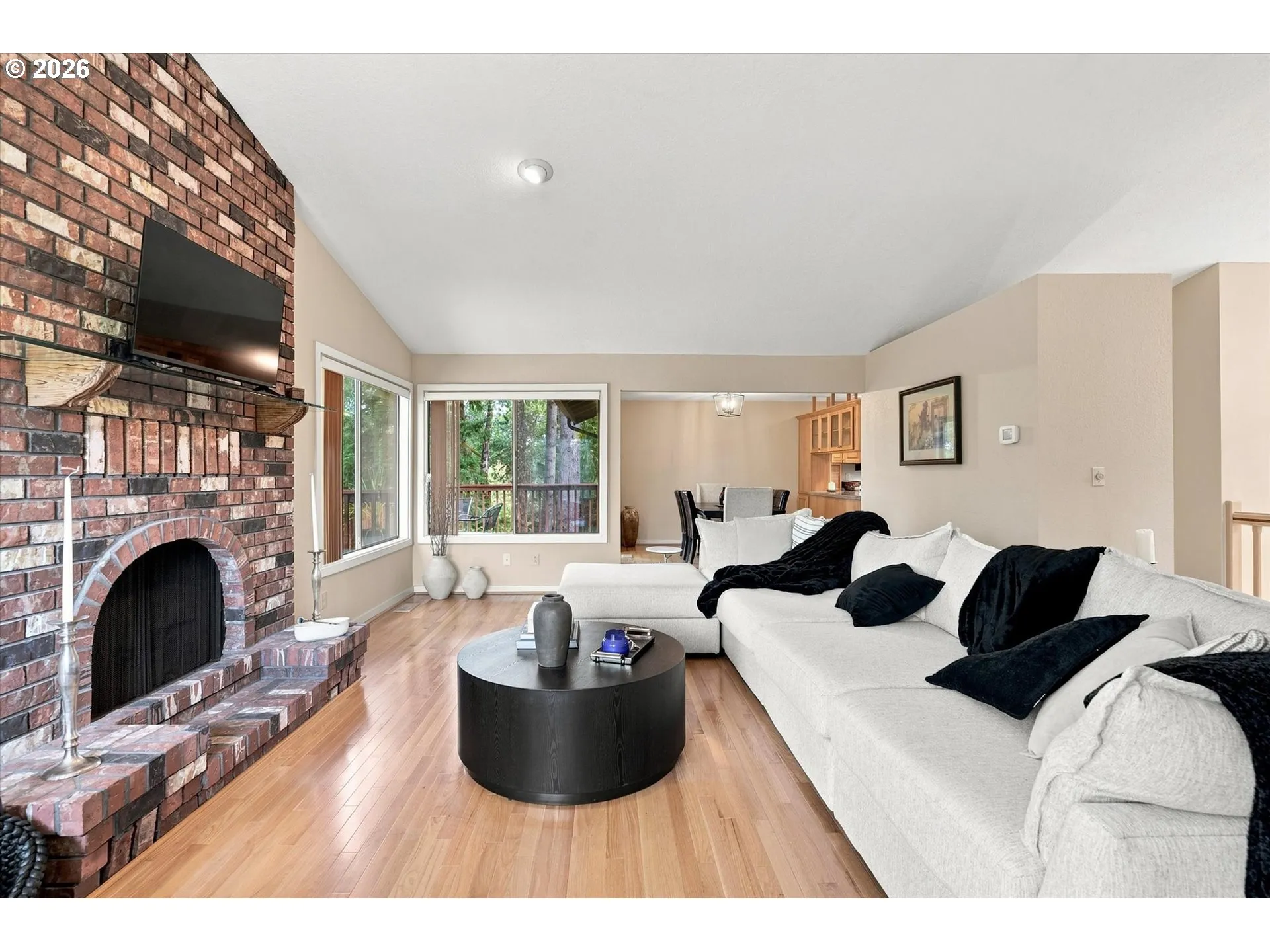 Living Room-Fireplace