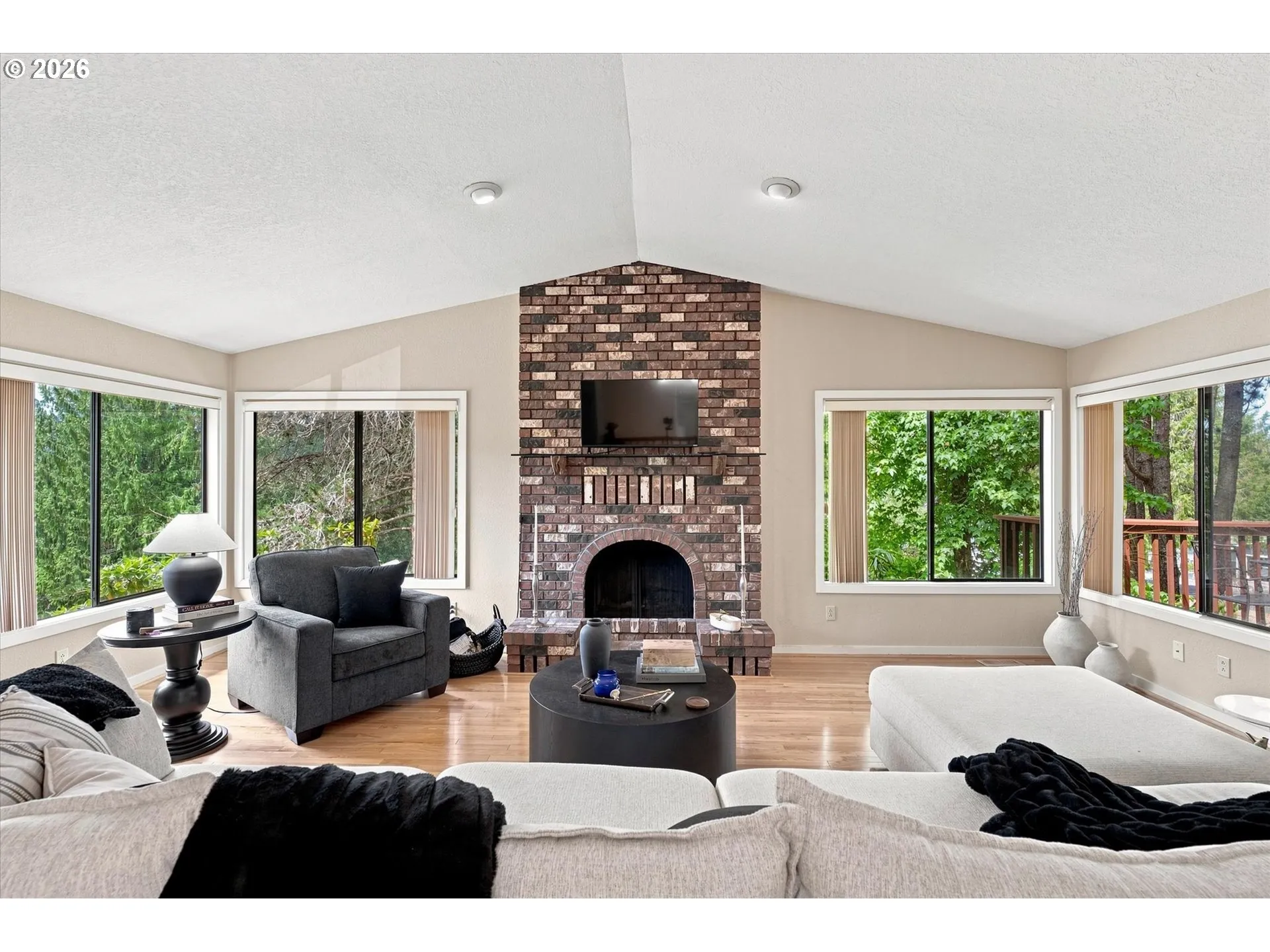 Living Room-Vaulted Ceilings