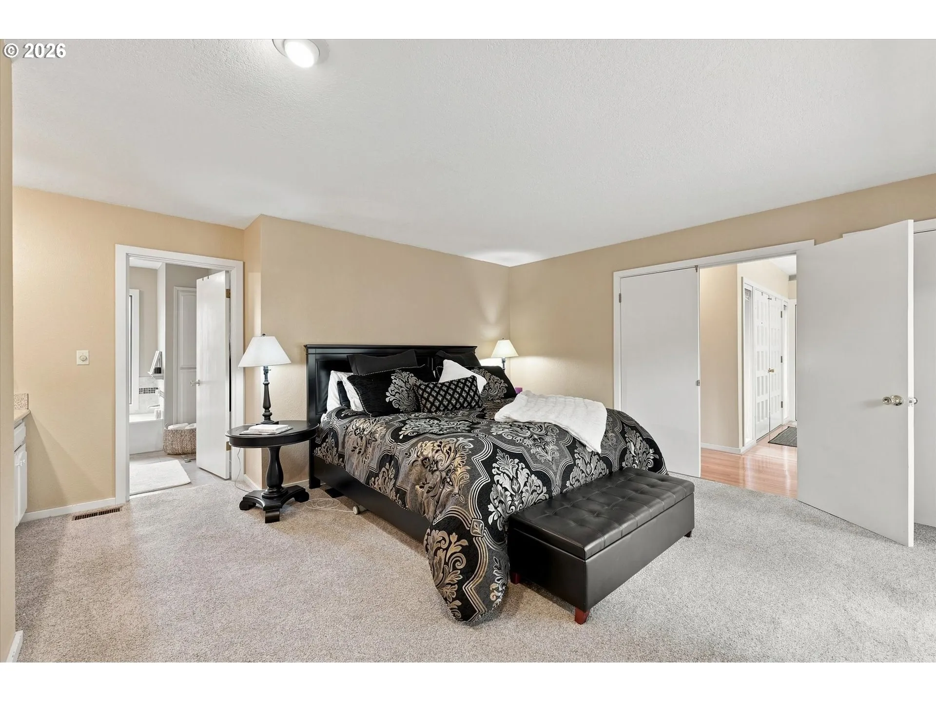Bedroom, Primary