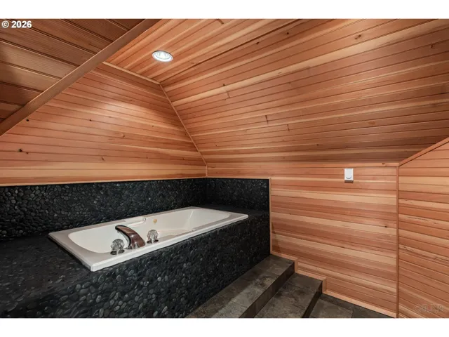 Bathroom-Upper