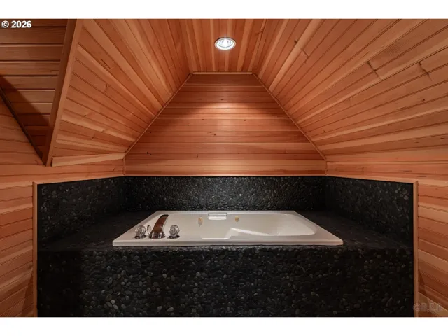 Bathroom-Upper