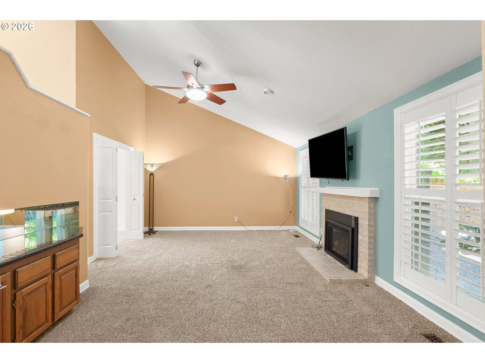 Living Room-Vaulted Ceilings
