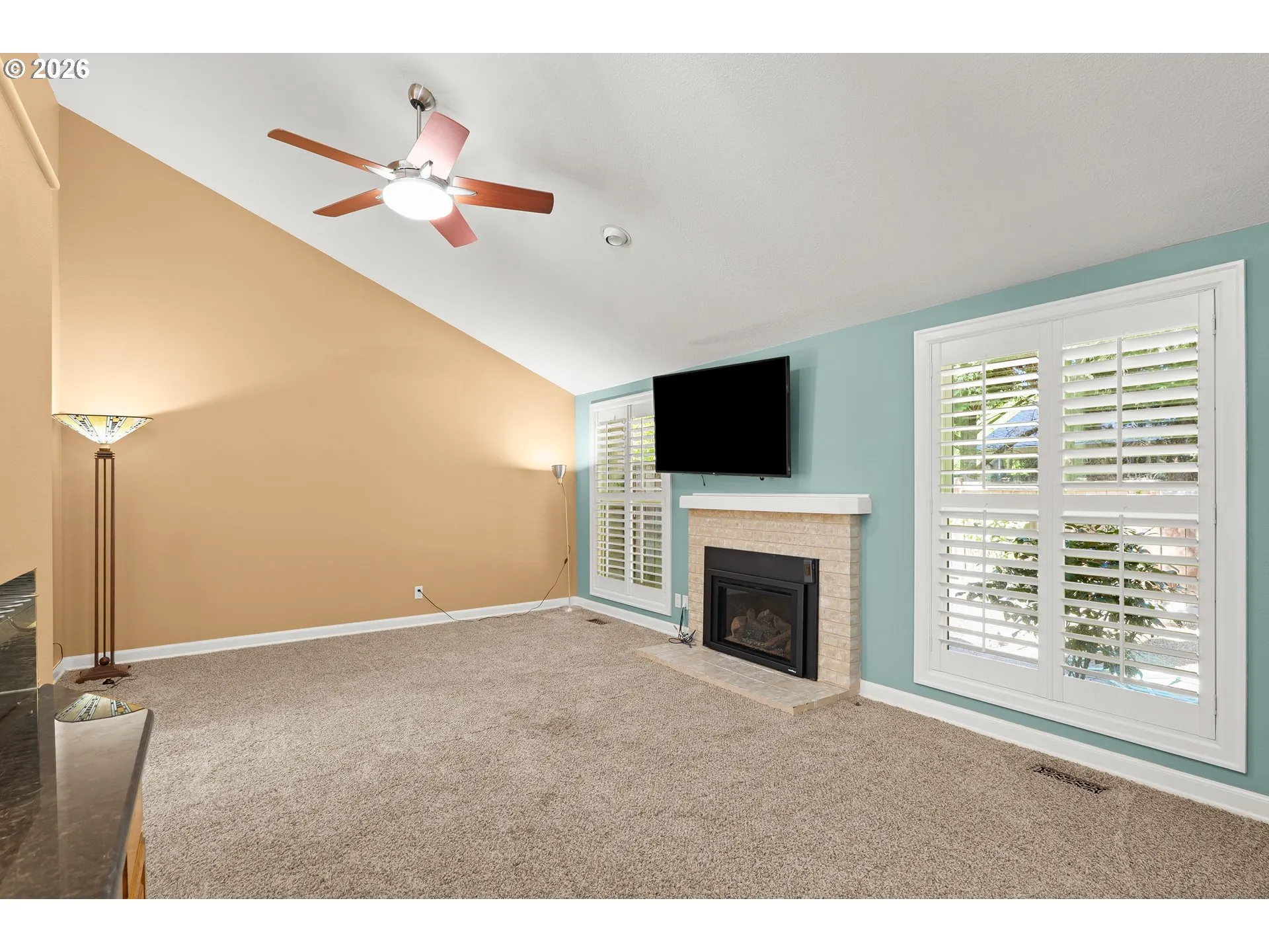 Living Room-Fireplace