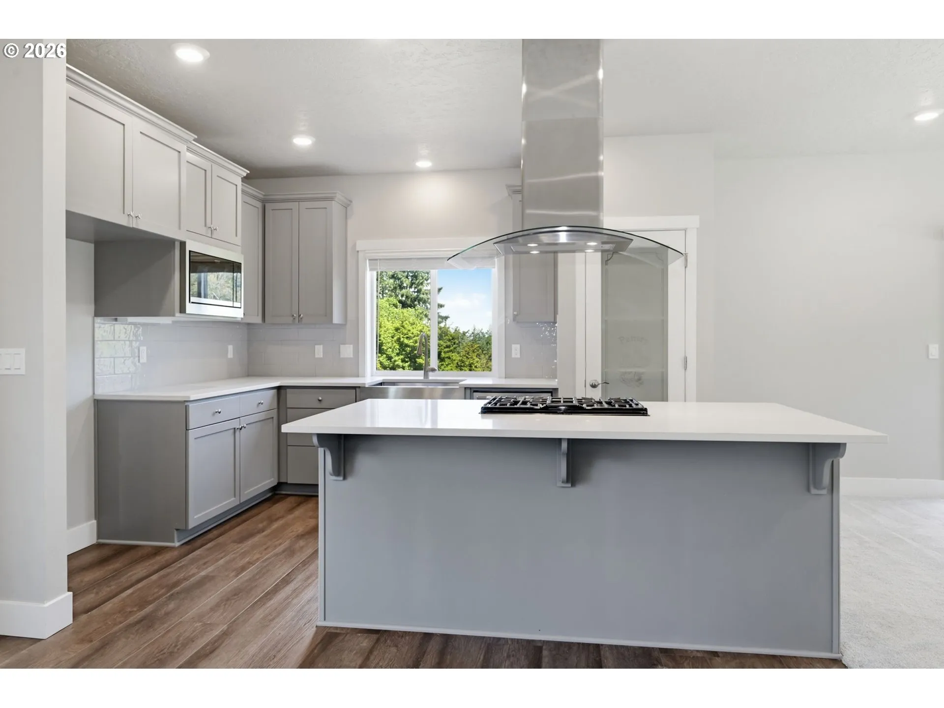 Kitchen-Breakfast Bar