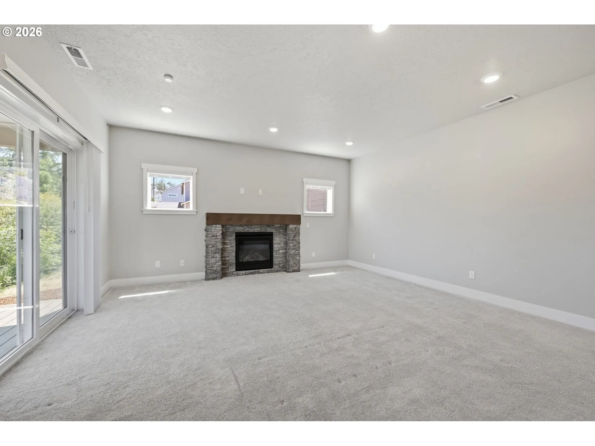 Living Room-Fireplace