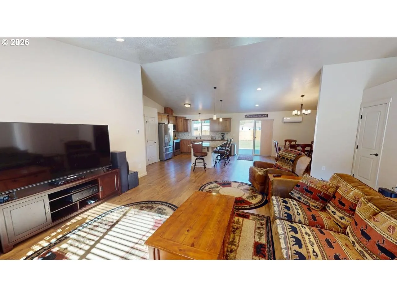 Living Room-Vaulted Ceilings