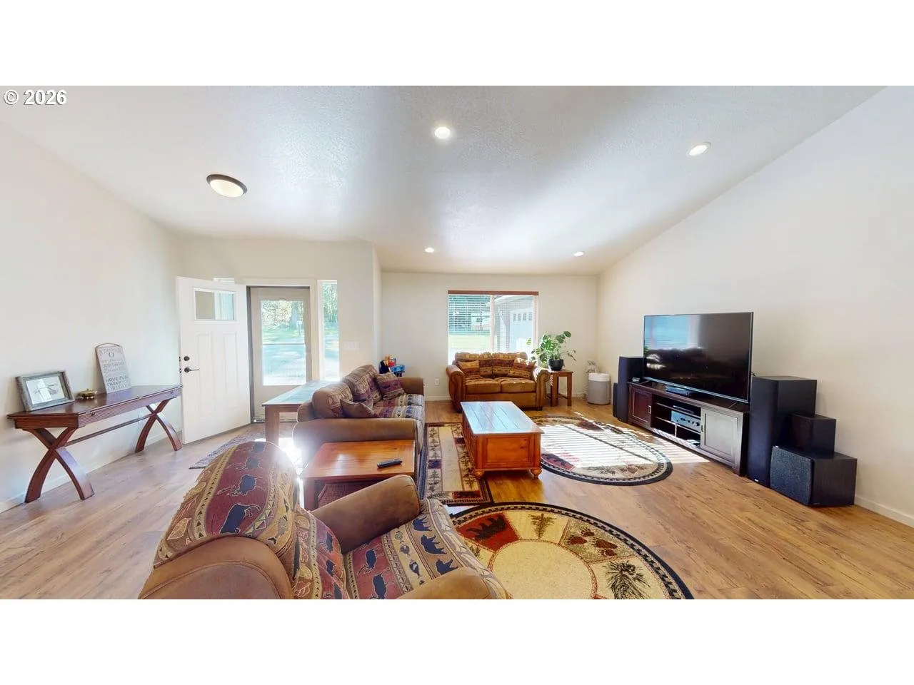 Living Room-Vaulted Ceilings