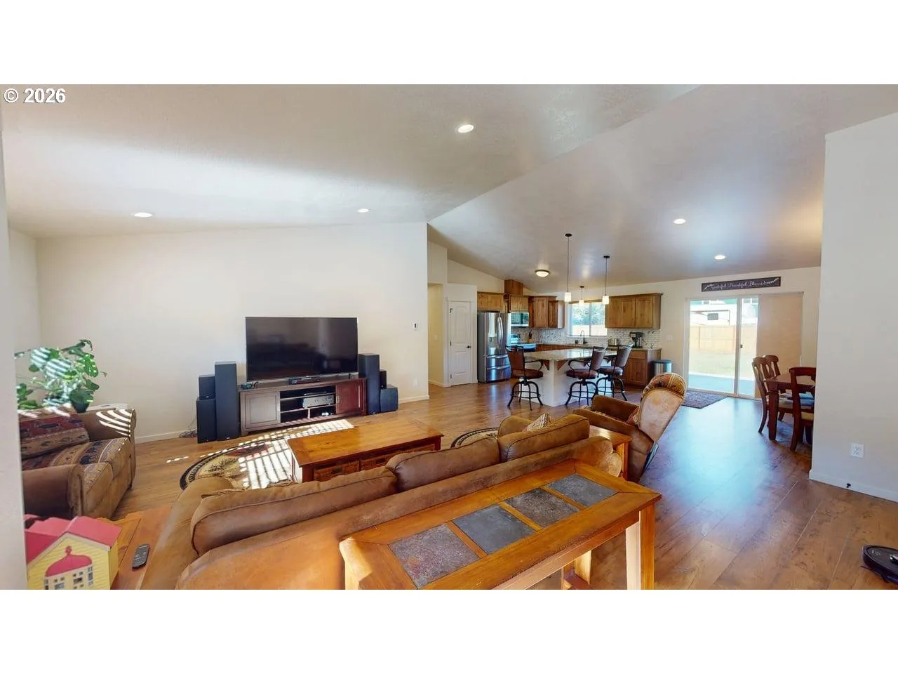 Living Room-Vaulted Ceilings