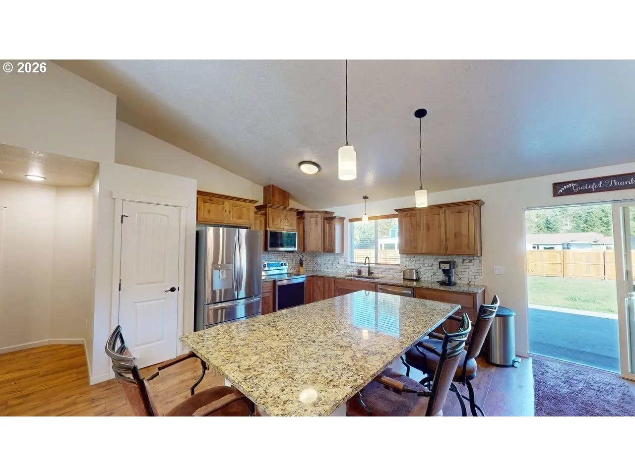 Kitchen-Breakfast Bar