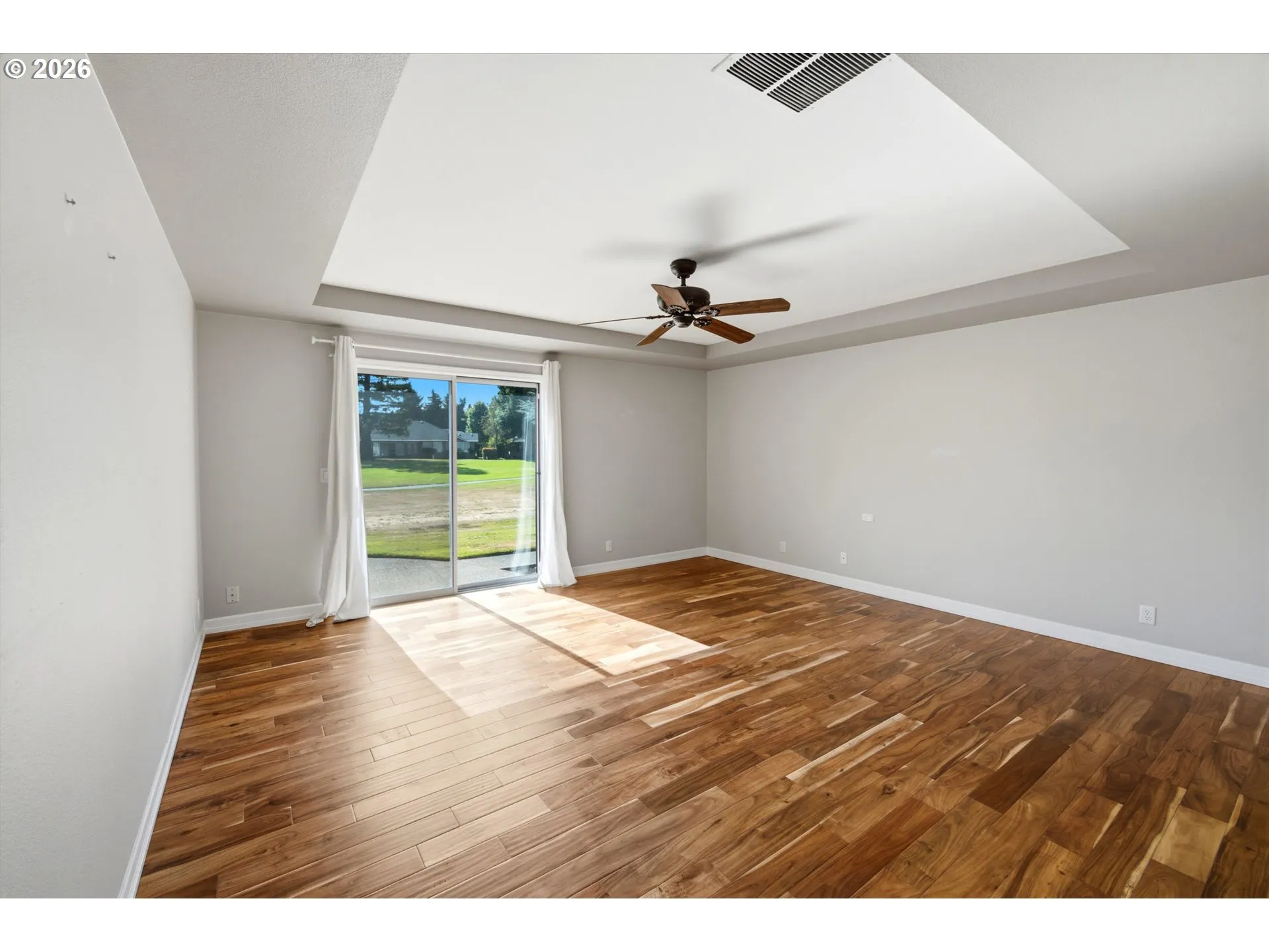 Bedroom, Primary