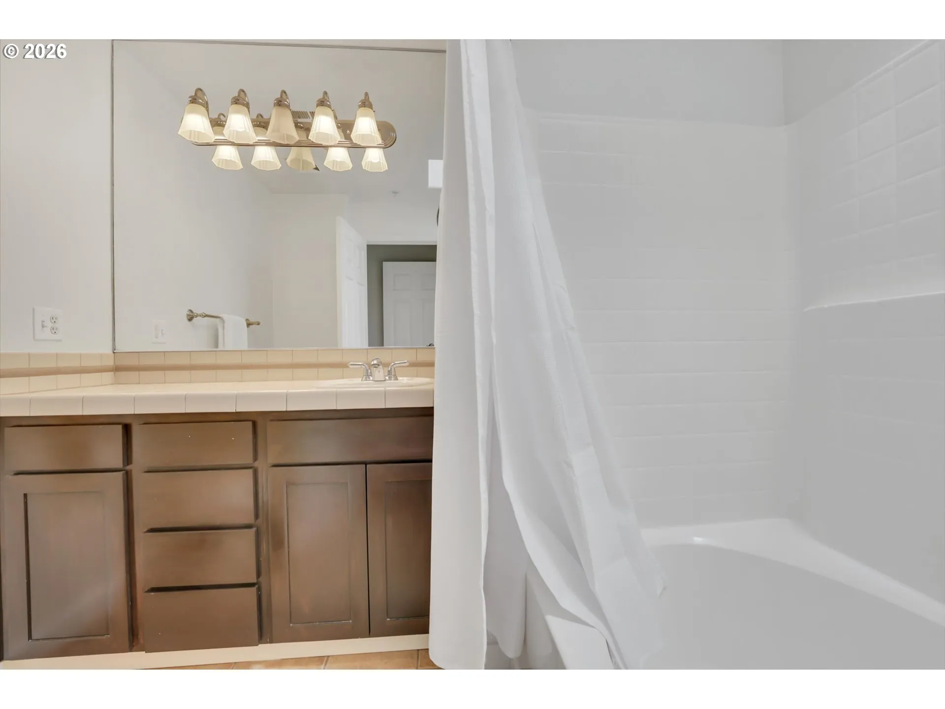 Bathroom-Upper