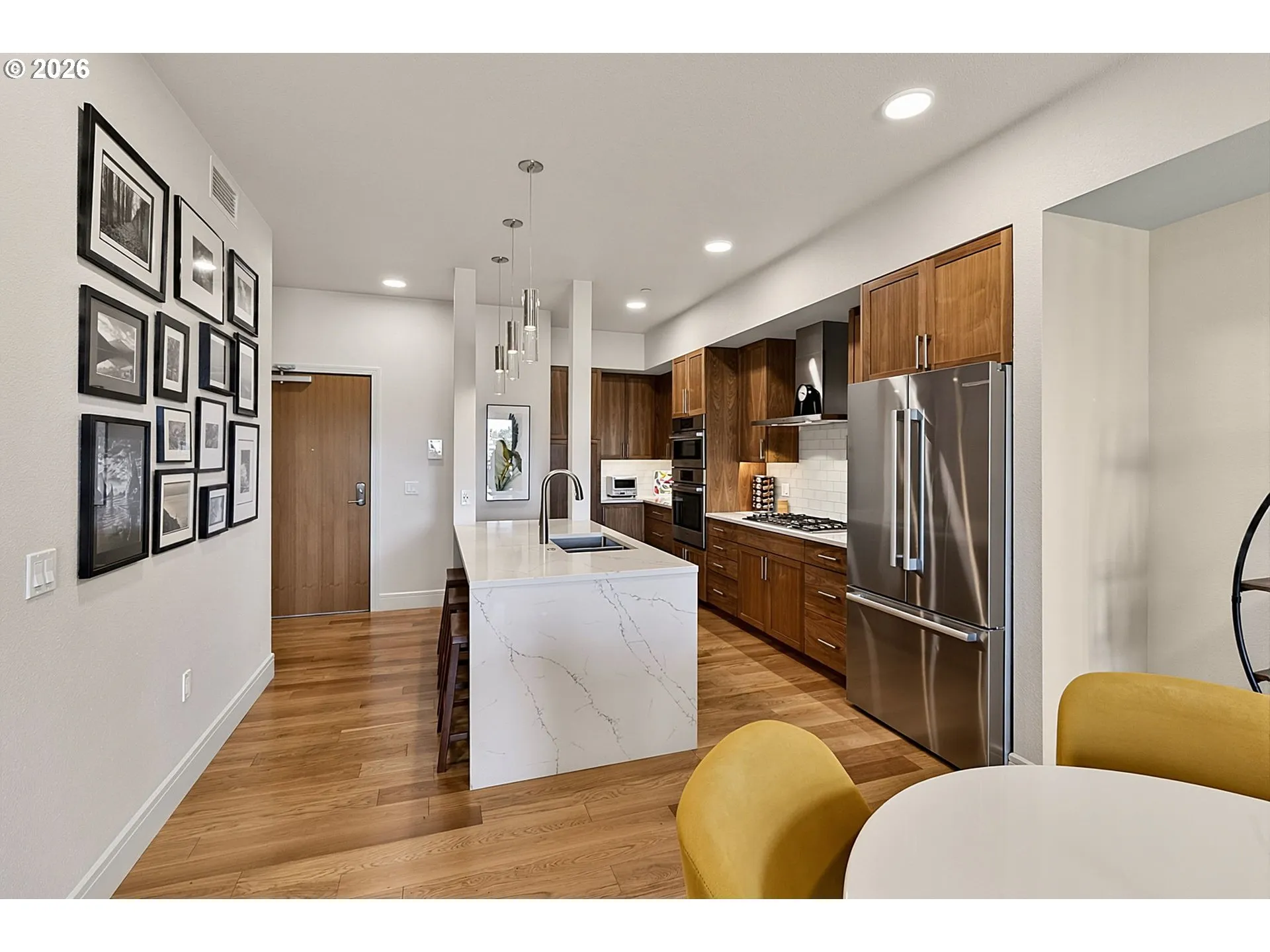 Kitchen-Eating Area