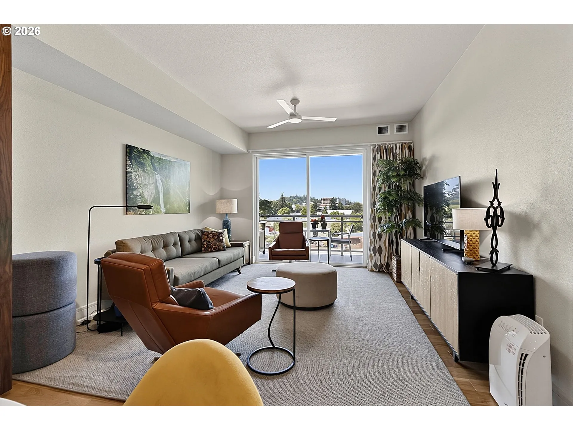 Living Room-Ceiling Fan