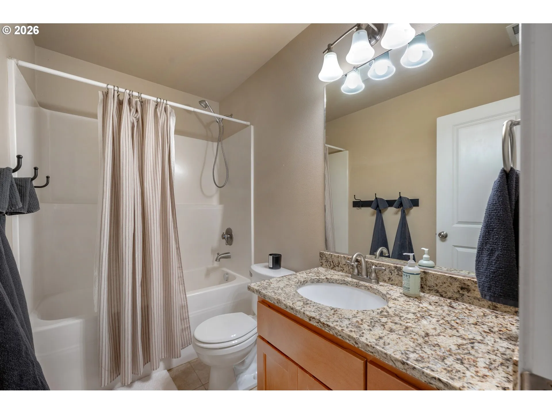 Bathroom-Upper