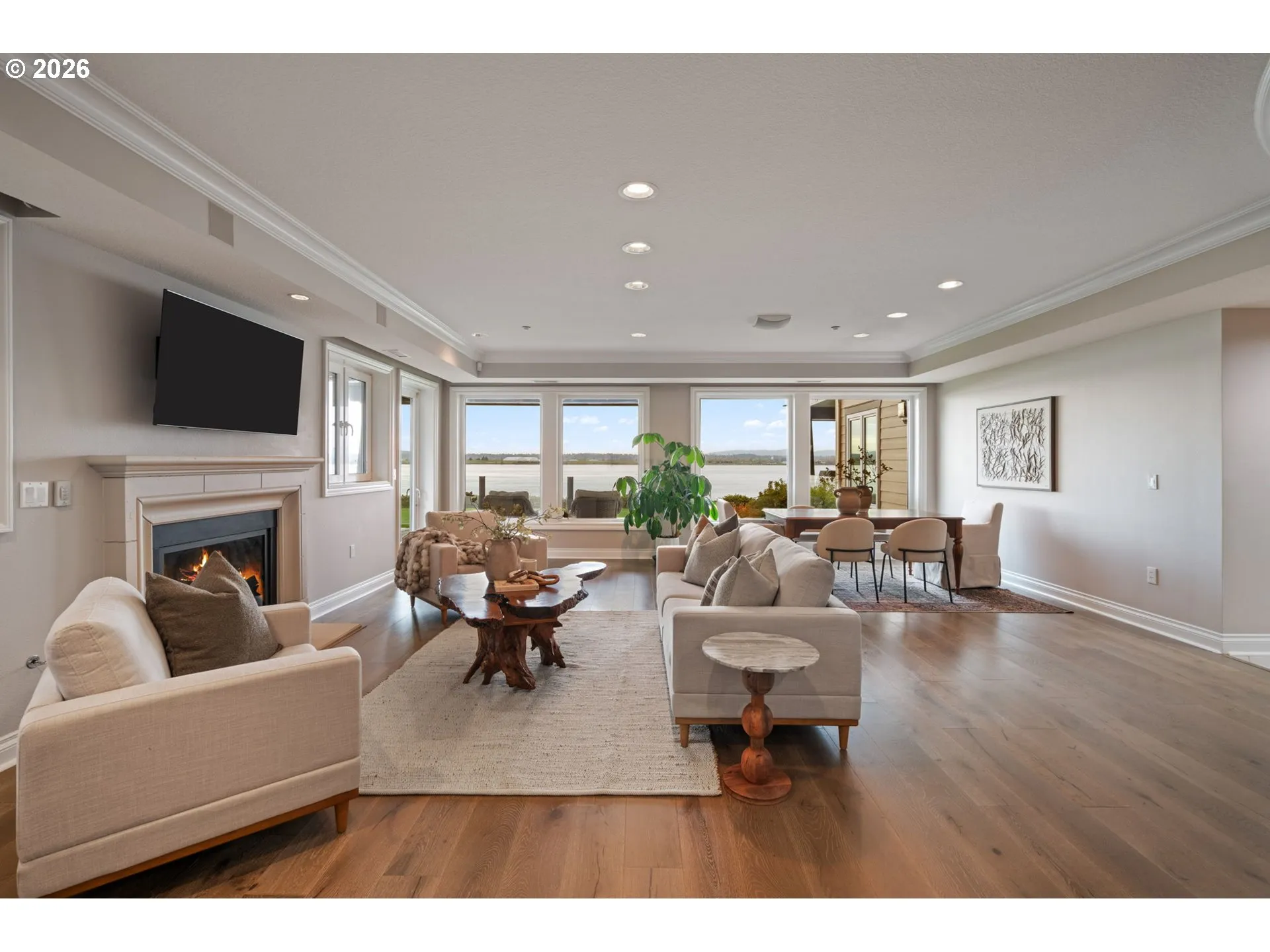 Living Room/Dining Room
