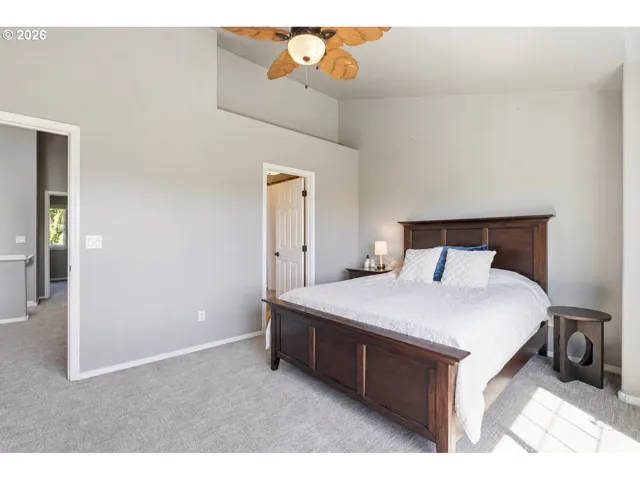 Primary Bedroom-Upper