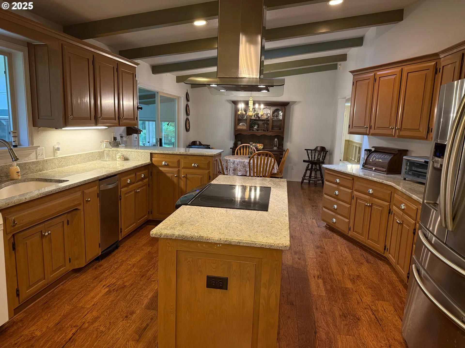 Kitchen-Cooking Island