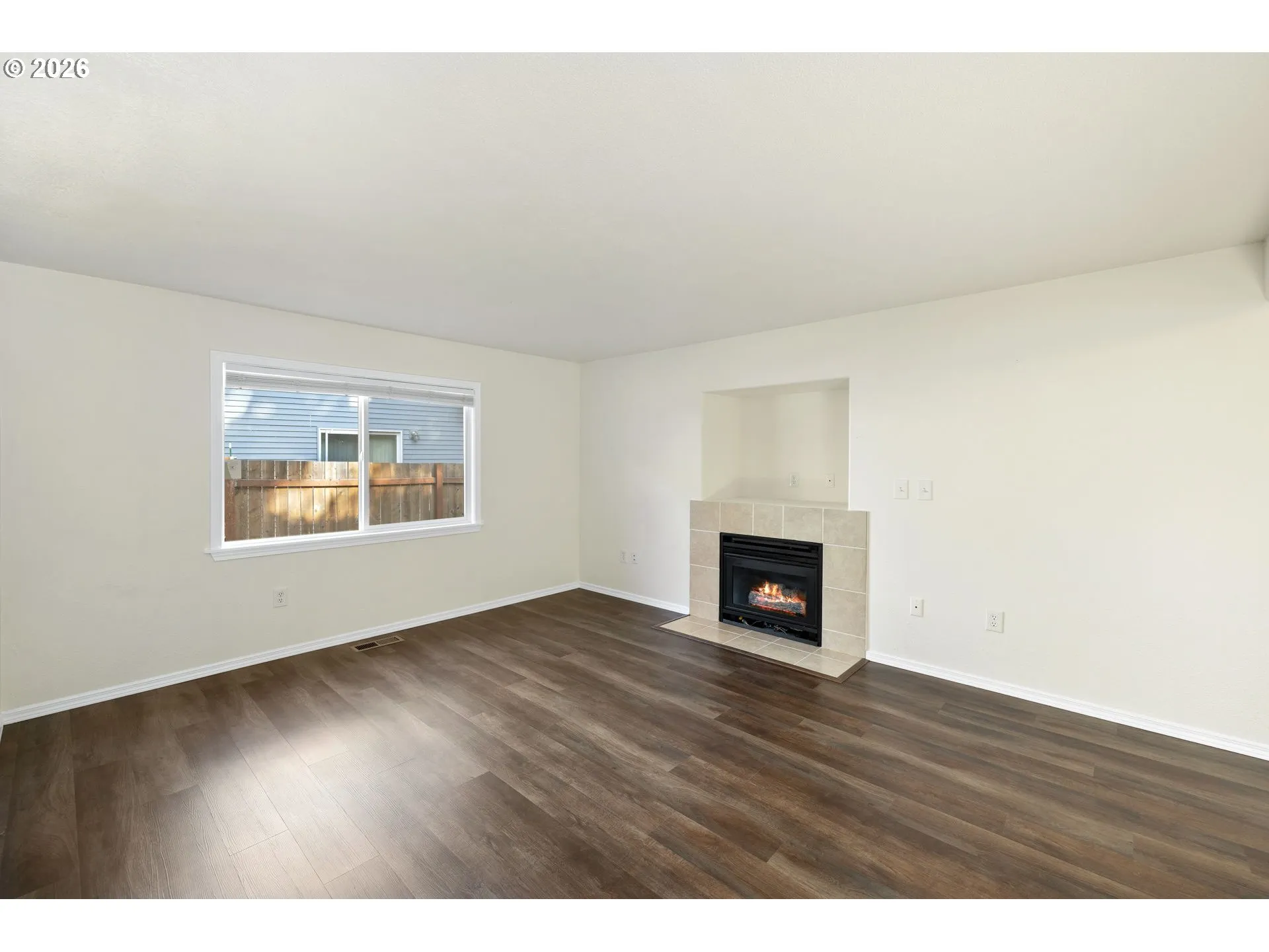 Living Room-Fireplace