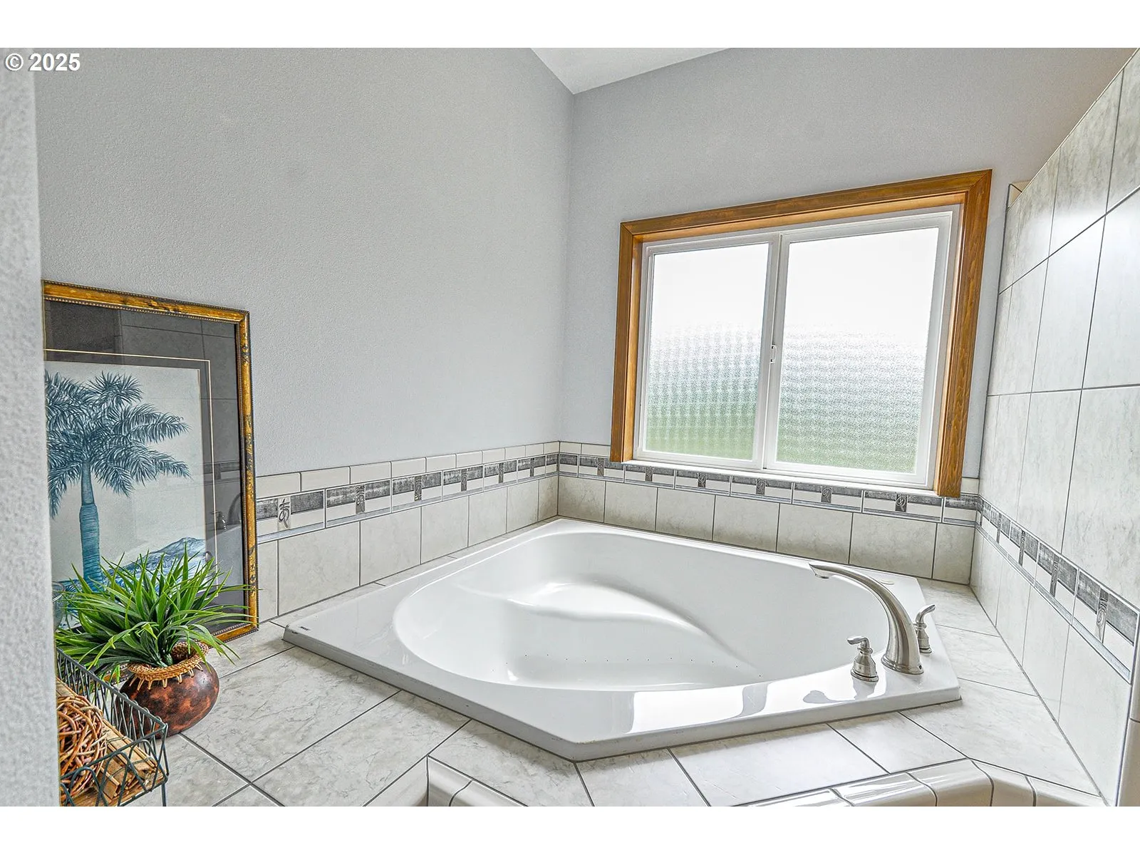 Bathroom, Attached-Garden Tub