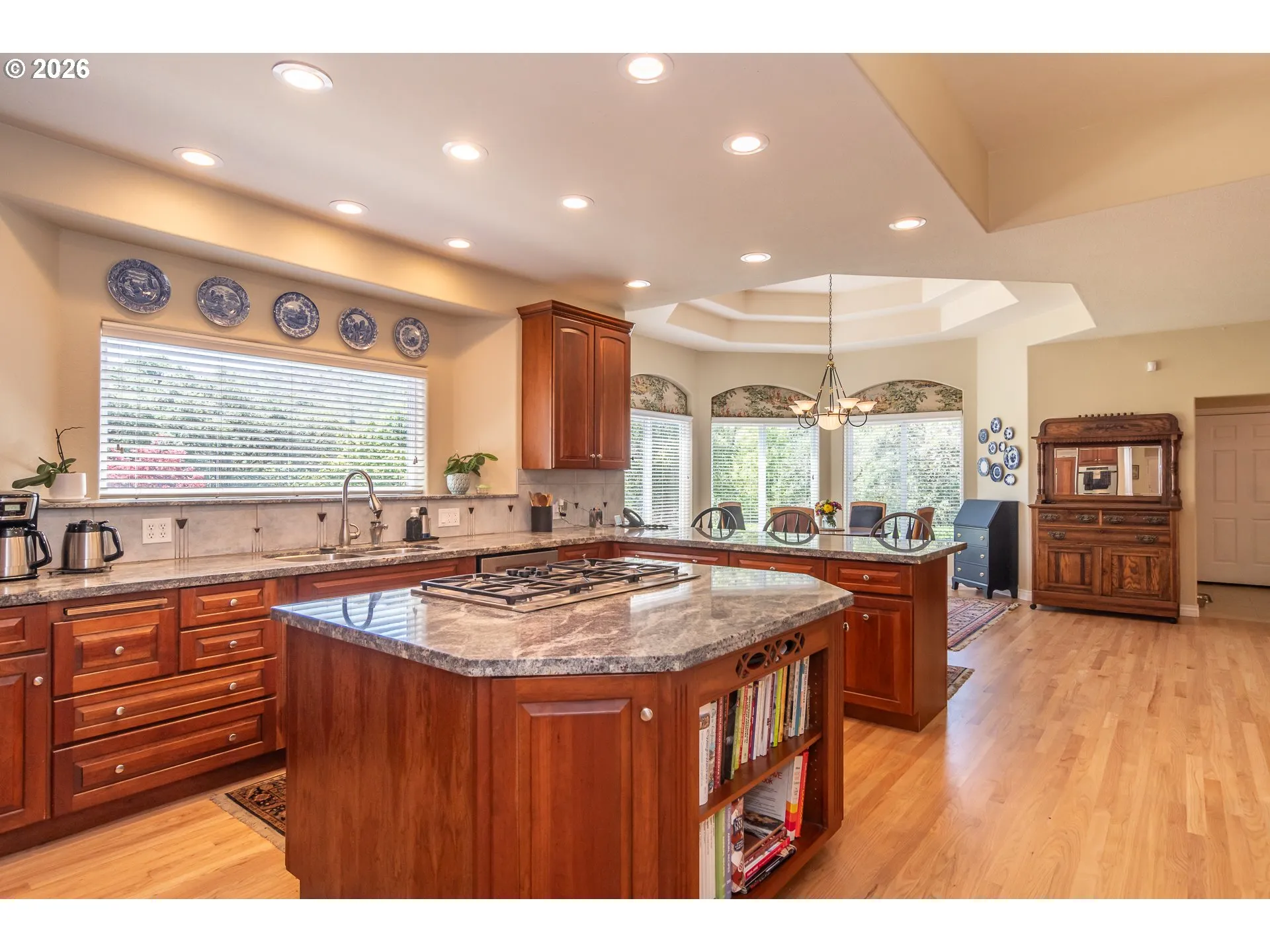 Kitchen-Cooking Island