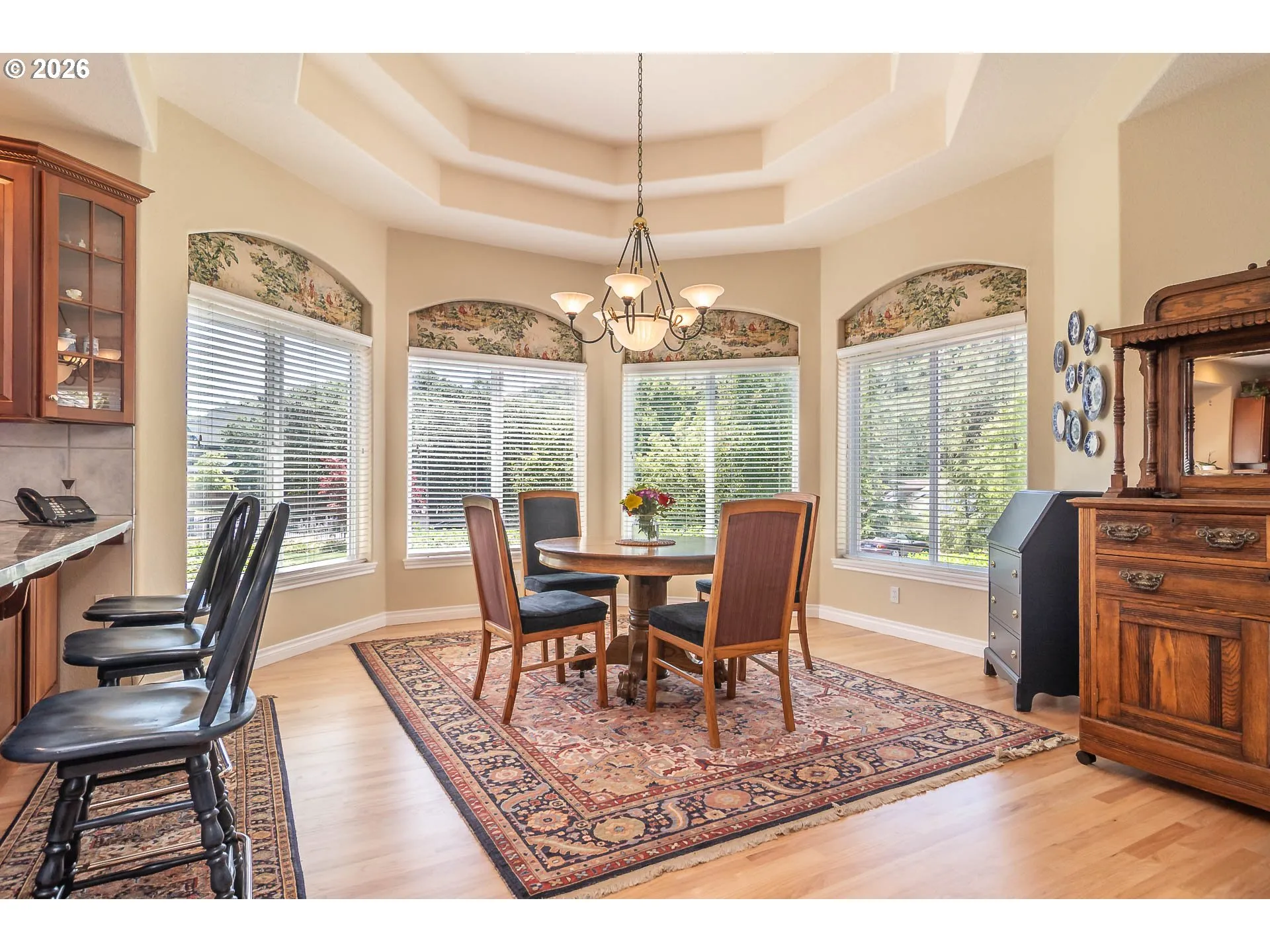 Kitchen-Eating Area
