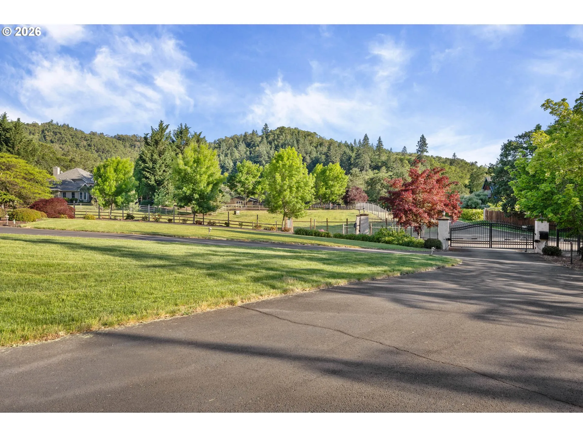Driveway-Gated